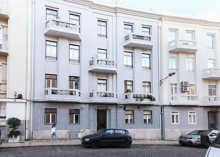 Marques De Pombal Duplex With Terrace By Homing