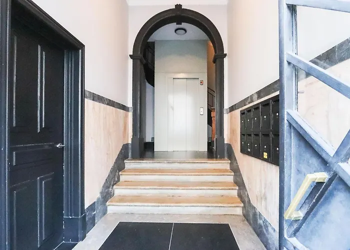 Marques De Pombal Duplex With Terrace By Homing